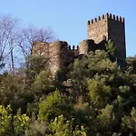 Homestay Chez Louise: Onde A Serra Beija O Ceu Lousa (Coimbra)