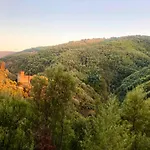 Homestay Chez Louise: Onde A Serra Beija O Ceu