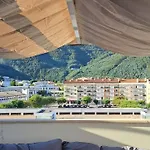 Chez Louise: Onde A Serra Beija O Ceu Homestay *