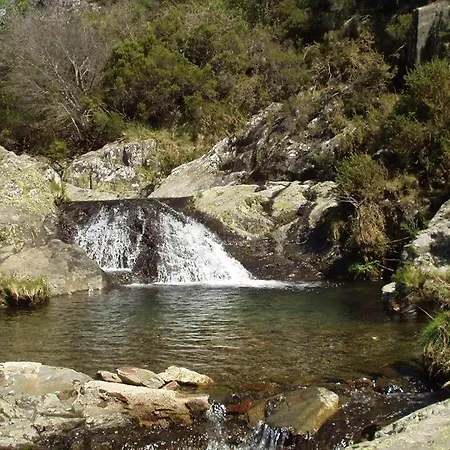 Pansiyon Chez Louise: Onde A Serra Beija O Ceu