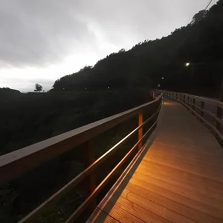 Chez Louise: Onde A Serra Beija O Céu Lousã