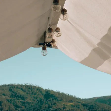 Chez Louise: Onde A Serra Beija O Ceu