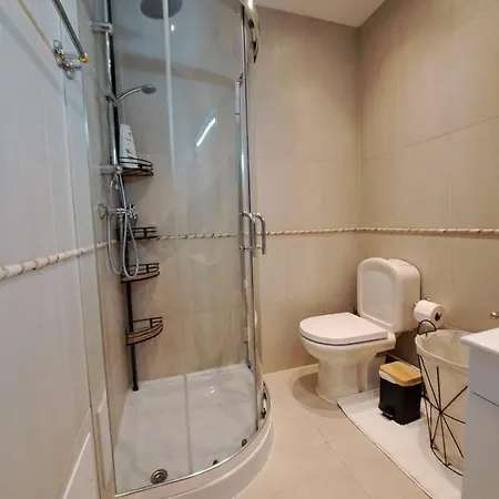 Chez Louise: Onde A Serra Beija O Ceu * Луса