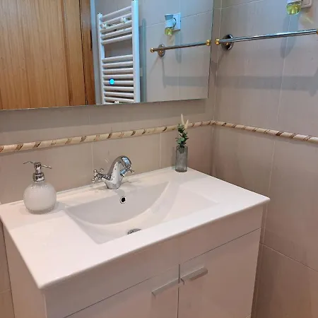 Quarto em Acomodações Particulares Chez Louise: Onde A Serra Beija O Ceu