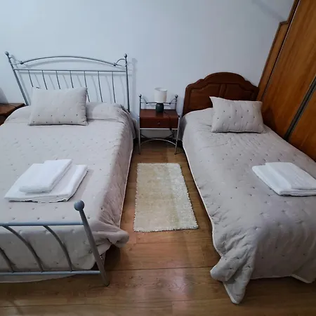 Quarto em Acomodações Particulares Chez Louise: Onde A Serra Beija O Ceu Lousã