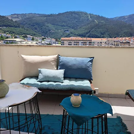 Chez Louise: Onde A Serra Beija O Ceu Homestay Lousa (Coimbra)