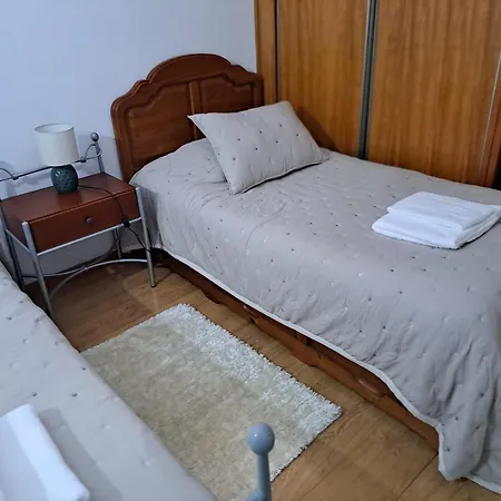 Chez Louise: Onde A Serra Beija O Ceu Lousã