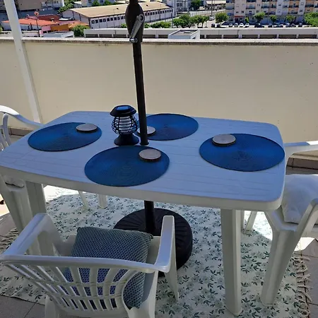 Homestay Chez Louise: Onde A Serra Beija O Ceu Lousa (Coimbra)