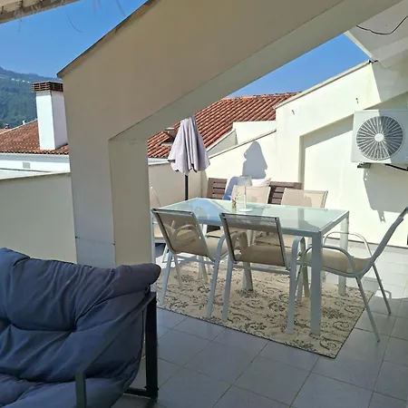 Chez Louise: Onde A Serra Beija O Ceu Rum i privatbostad Lousã