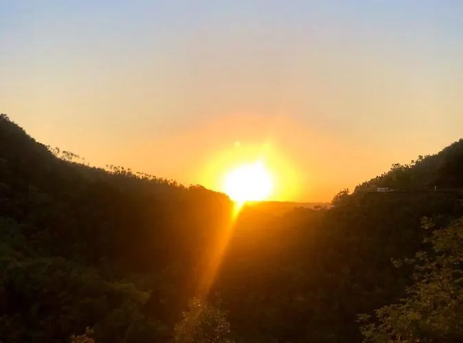 Chez Louise: Onde A Serra Beija O Ceu Lousã