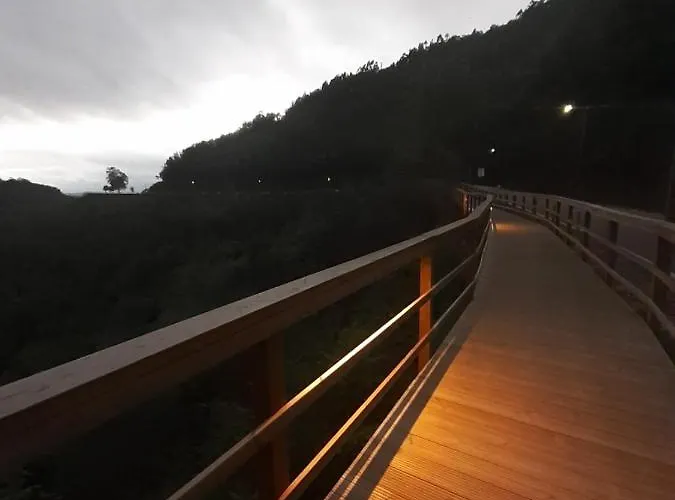 Chez Louise: Onde A Serra Beija O Ceu Lousã