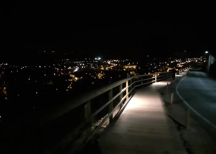 Chez Louise: Onde A Serra Beija O Ceu Lousã