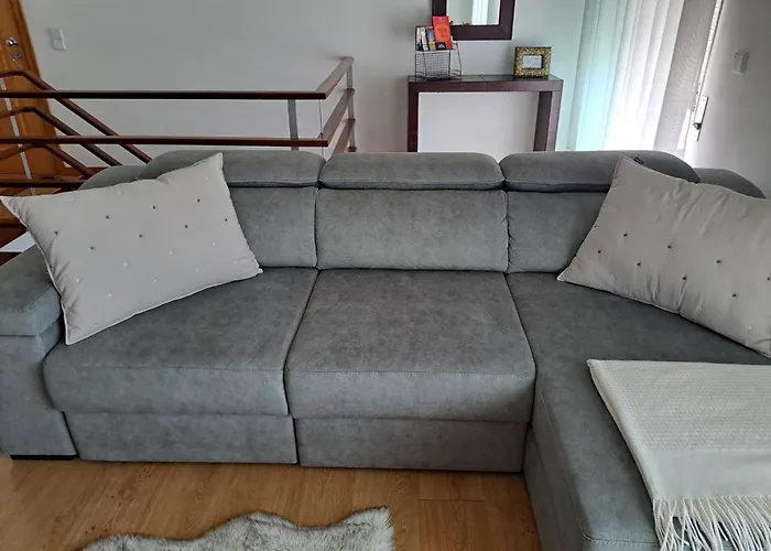 Chez Louise: Onde A Serra Beija O Ceu